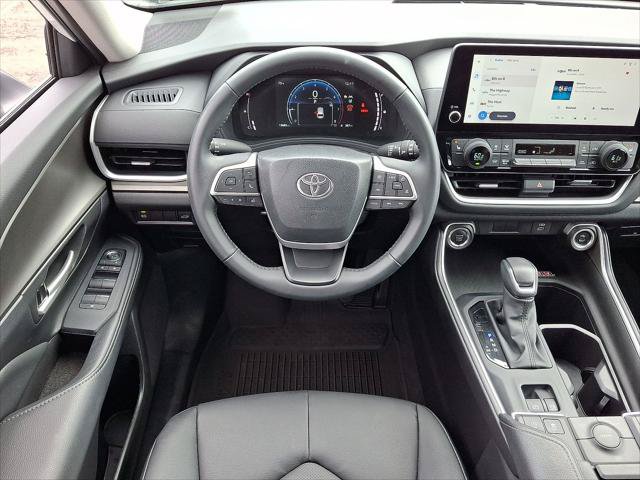 Certified 2025 Toyota Grand Highlander FWD image 23
