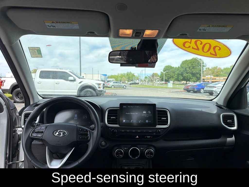 Used 2025 Hyundai Venue SEL FWD image 16
