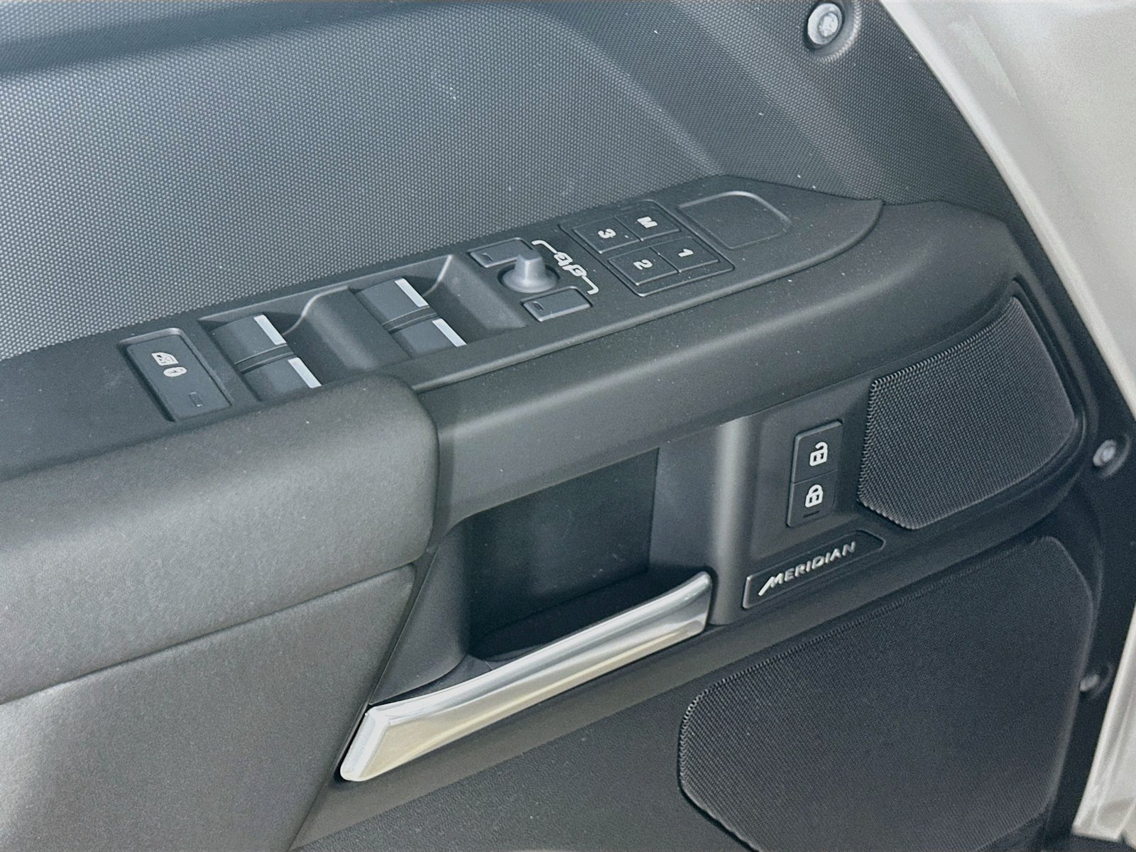 New 2026 Land Rover Defender 110 S AWD/4WD image 17