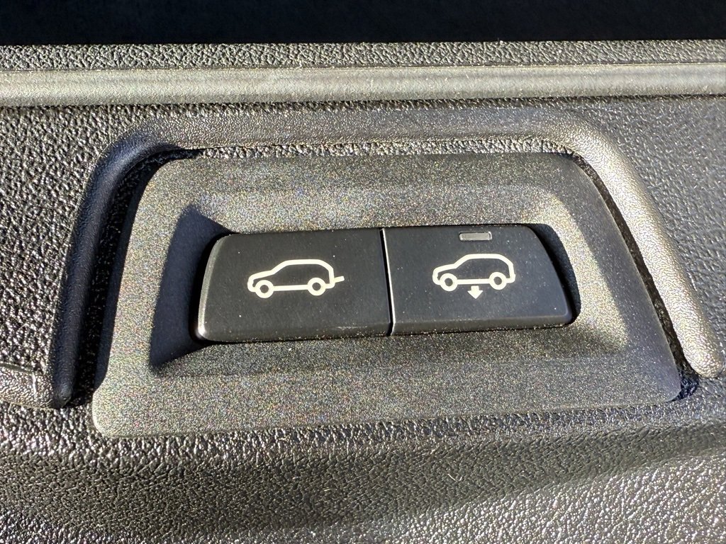 Used 2022 BMW X7 xDrive40i w/ M Sport Package image 10