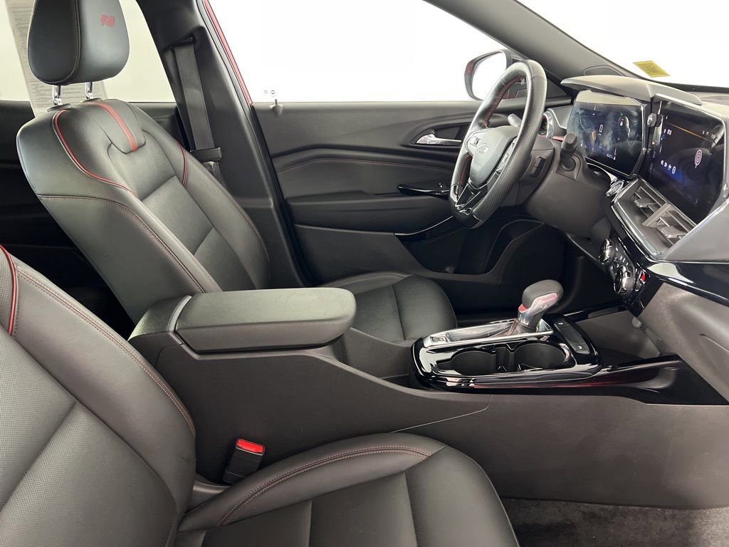 Used 2024 Chevrolet Trax RS w/ Driver Confidence Package FWD image 24