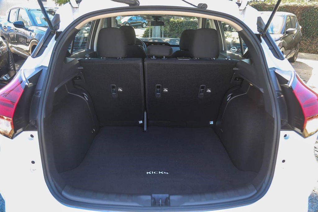 Certified 2025 Nissan Kicks Play S image 24