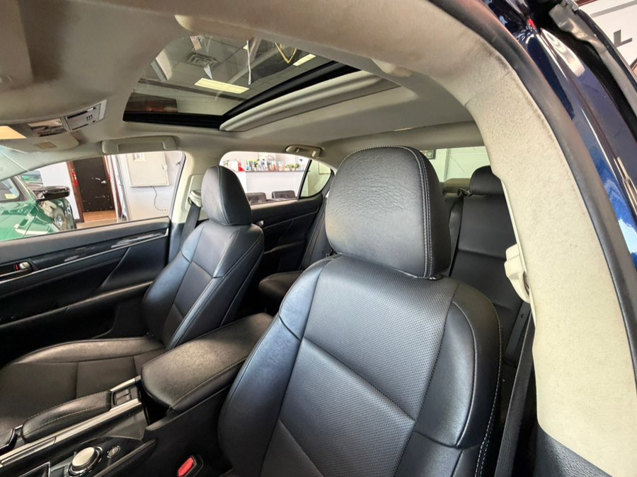 Used 2016 Lexus GS 200t image 14