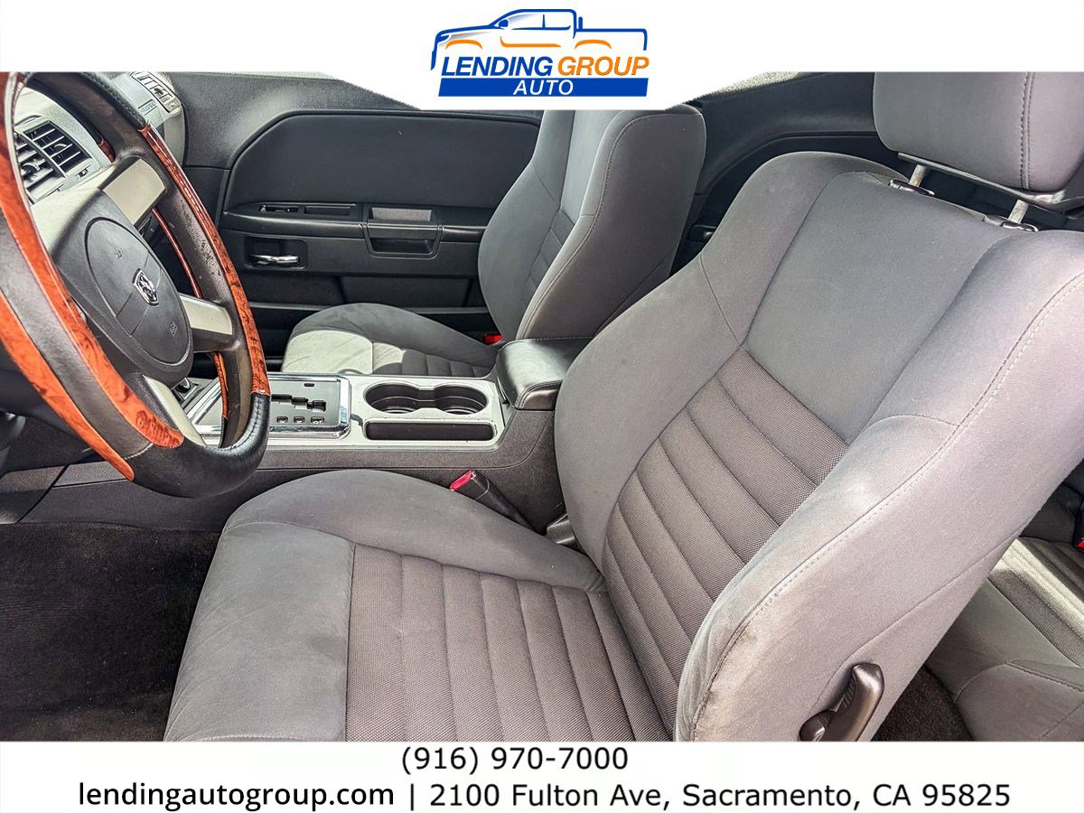 Used 2010 Dodge Challenger SE image 16