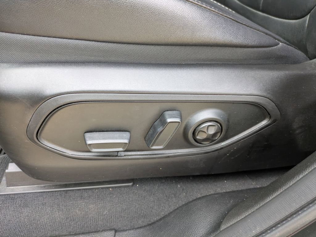 Used 2024 Jeep Grand Cherokee Limited image 8