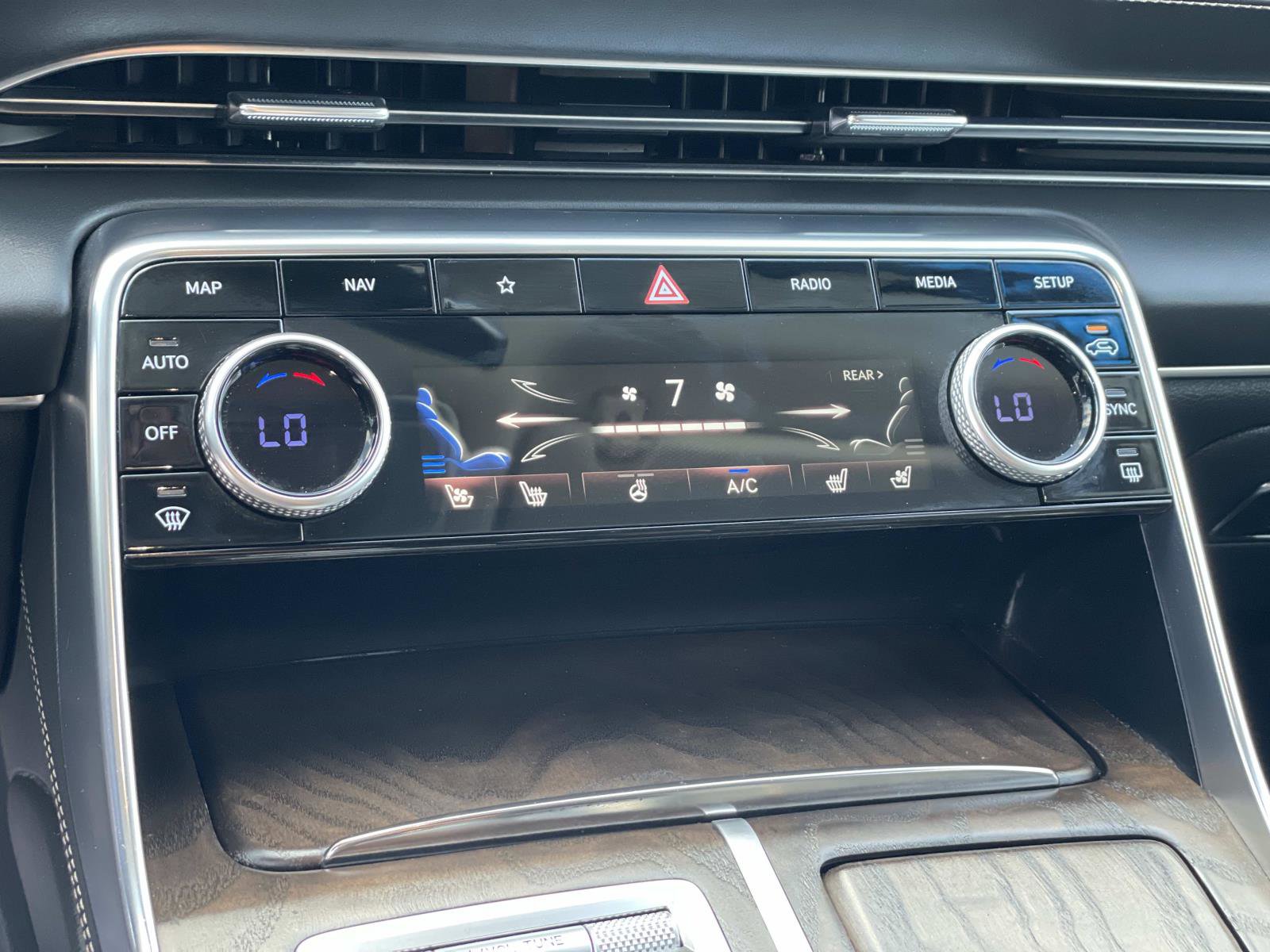 Used 2024 Genesis GV80 3.5T w/ Advanced Package image 15