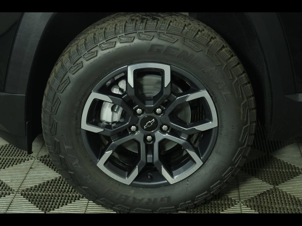 New 2026 Chevrolet Equinox ACTIV FWD image 6