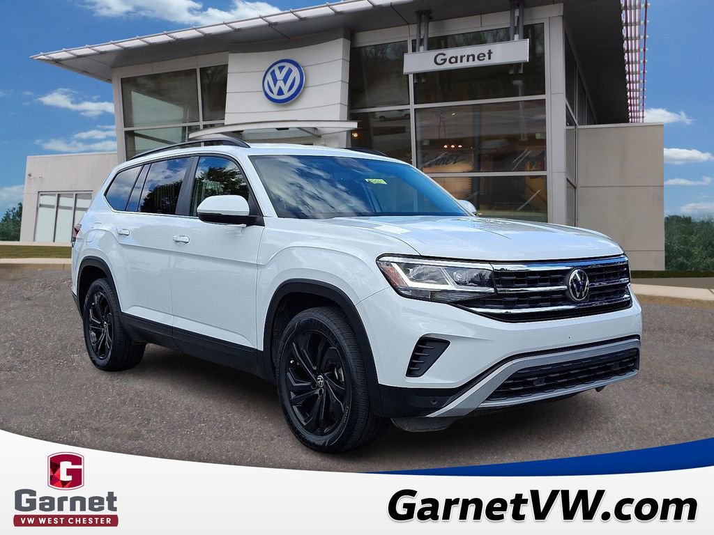 Used 2022 Volkswagen Atlas SE w/ Black Wheel Package