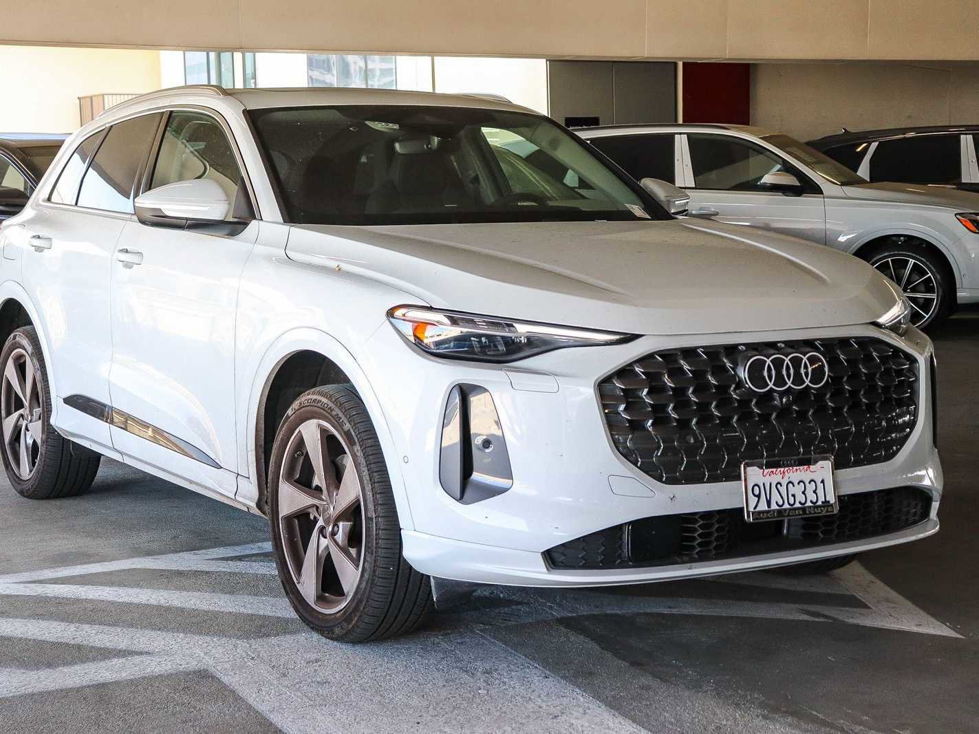 Used 2025 Audi Q5 Premium Plus w/ Premium Plus AWD/4WD image 5