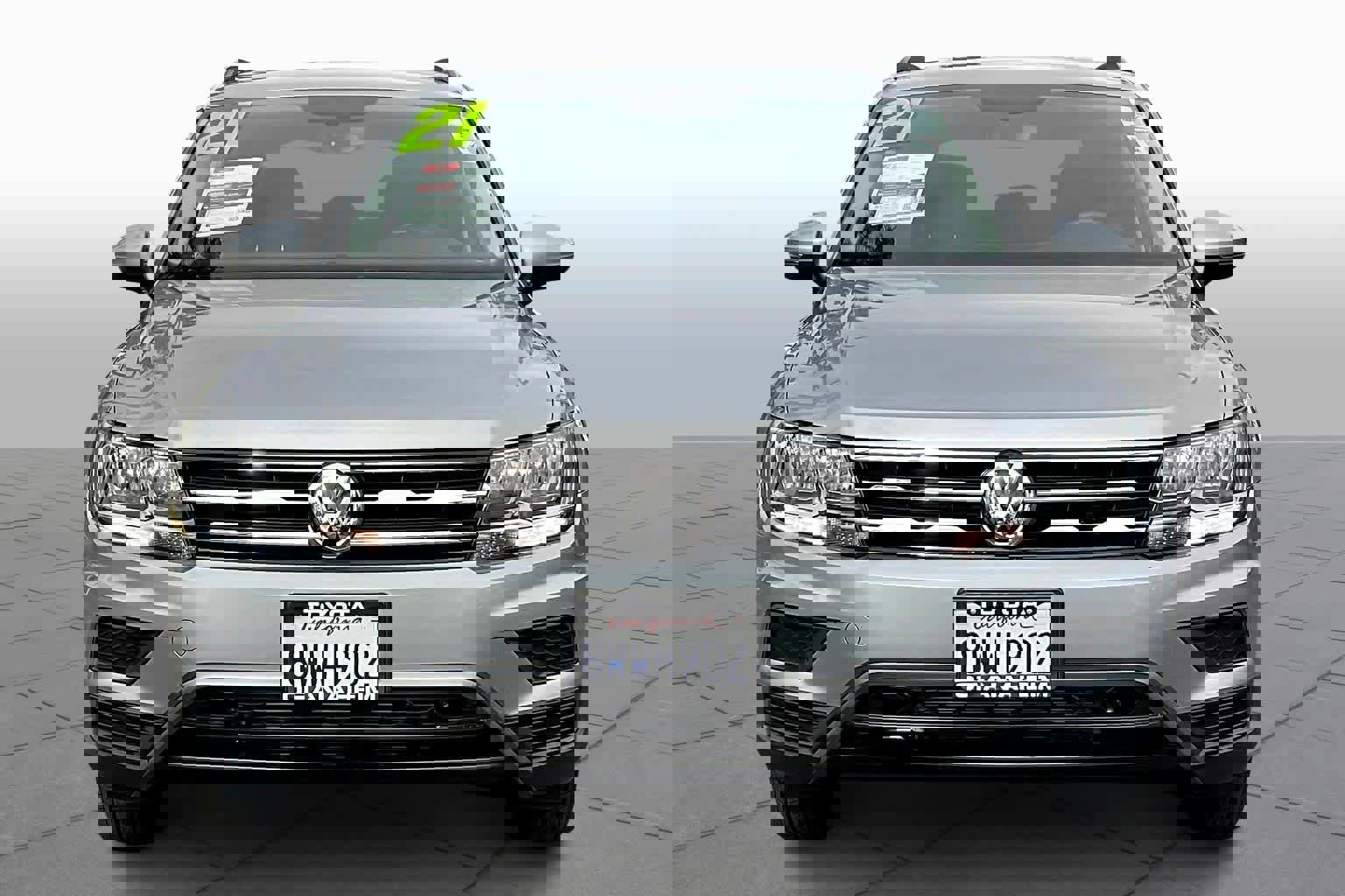 Used 2021 Volkswagen Tiguan SE image 3