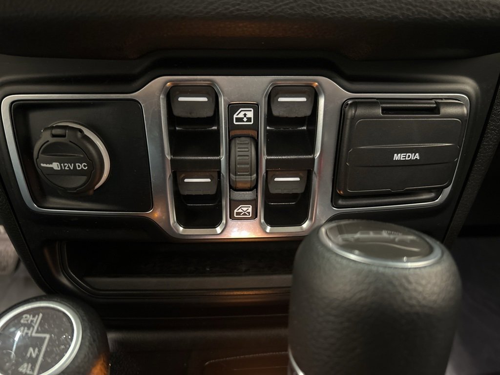 Used 2024 Jeep Gladiator Sport image 24