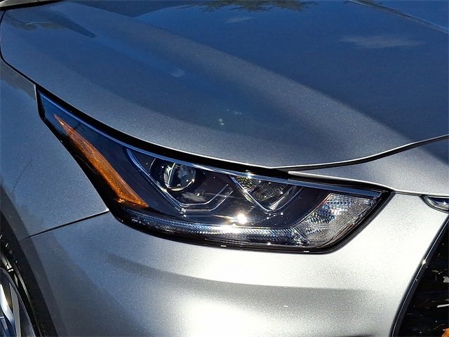 Used 2024 Toyota Highlander Limited image 9