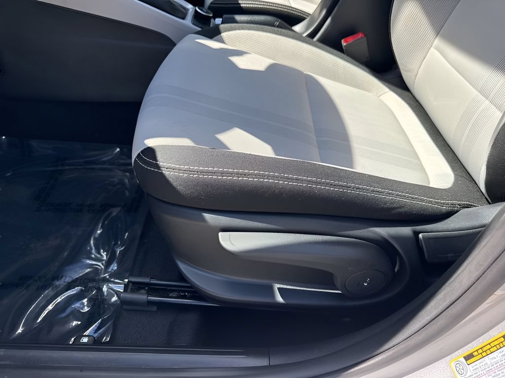 Used 2025 Hyundai Venue SEL FWD image 10