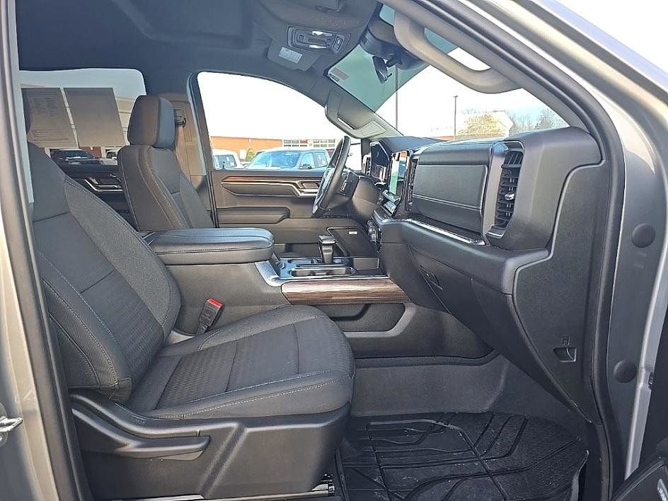 Used 2023 Chevrolet Silverado 1500 RST w/ Redline Edition image 37