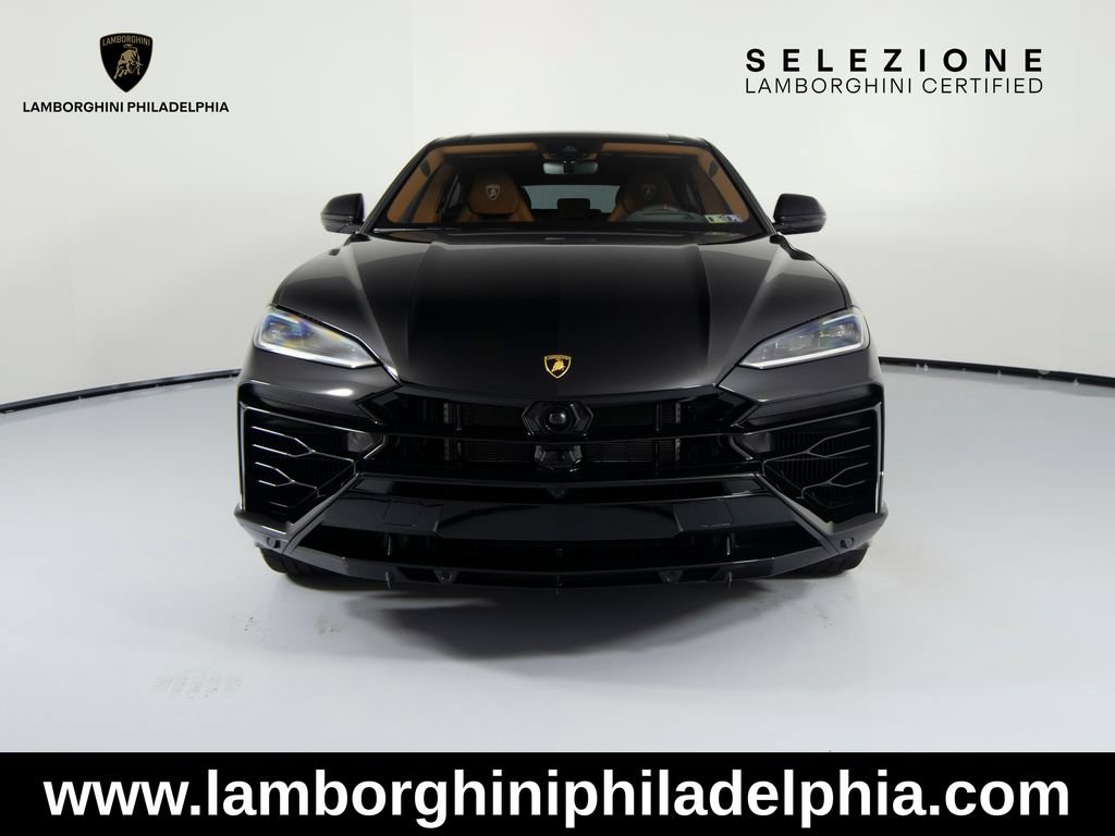Used 2025 Lamborghini Urus SE AWD/4WD image 2