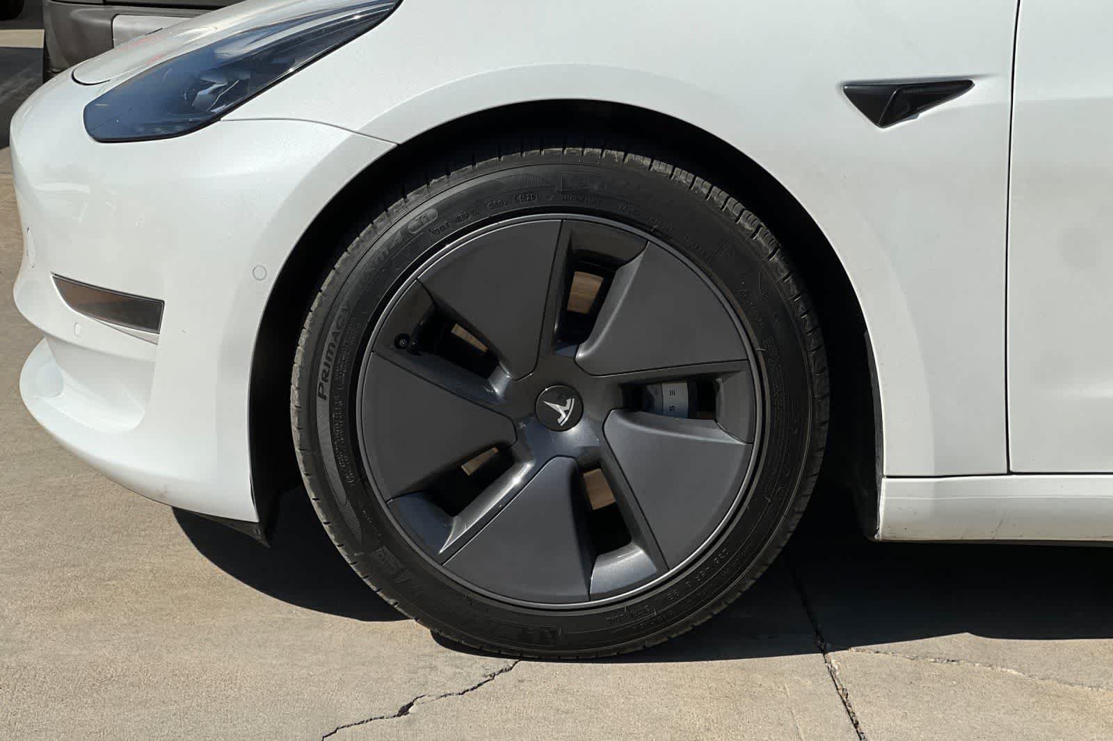 Used 2021 Tesla Model 3 Standard Range Plus RWD image 12
