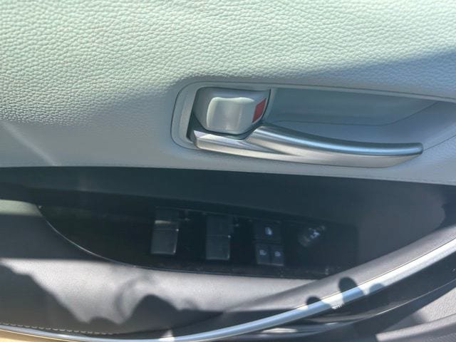Used 2025 Toyota Corolla XSE FWD image 15