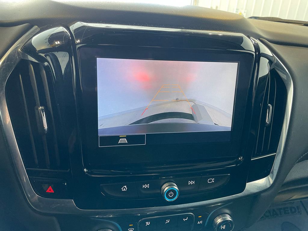 Used 2023 Chevrolet Traverse LT image 4