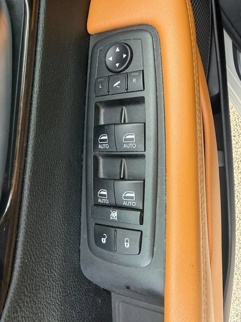 Used 2021 Chrysler Pacifica Pinnacle AWD/4WD image 33