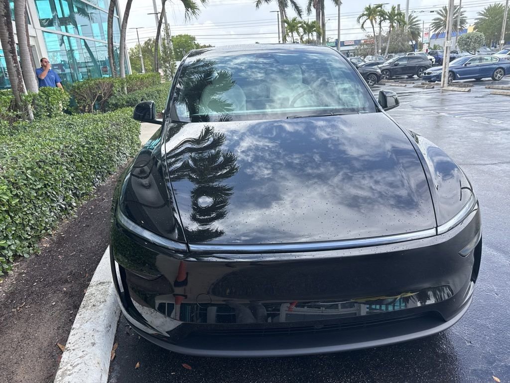 Used 2026 Tesla Model Y 2WD image 4