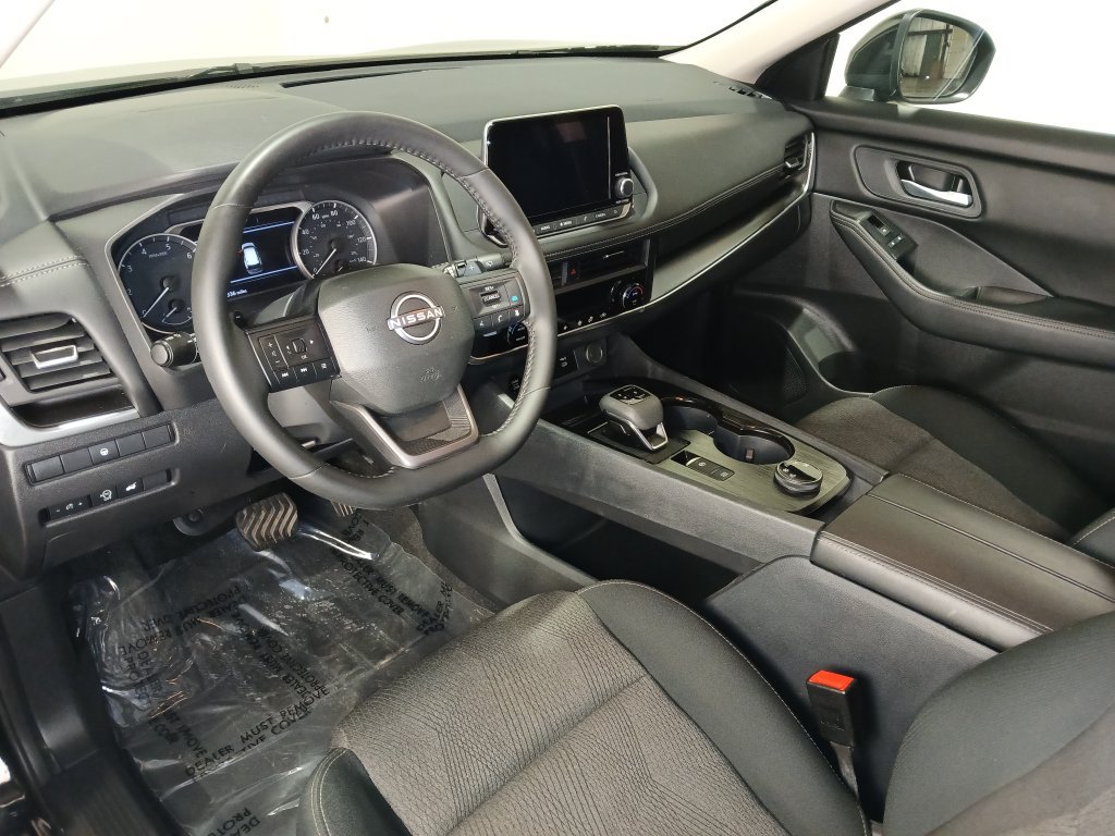 Used 2026 Nissan Rogue SV AWD/4WD image 15