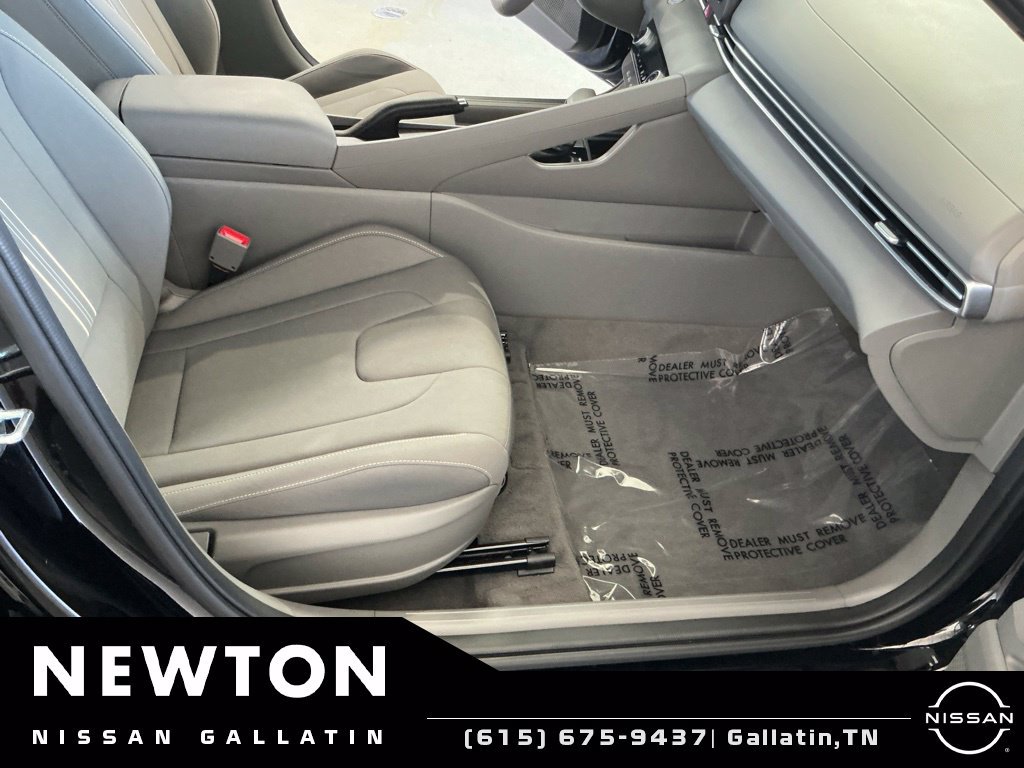 Used 2025 Hyundai Elantra Sport FWD image 12