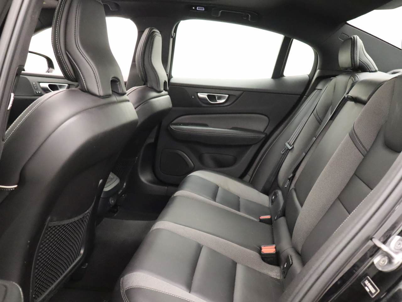 Used 2024 Volvo S60 B5 Plus FWD image 16
