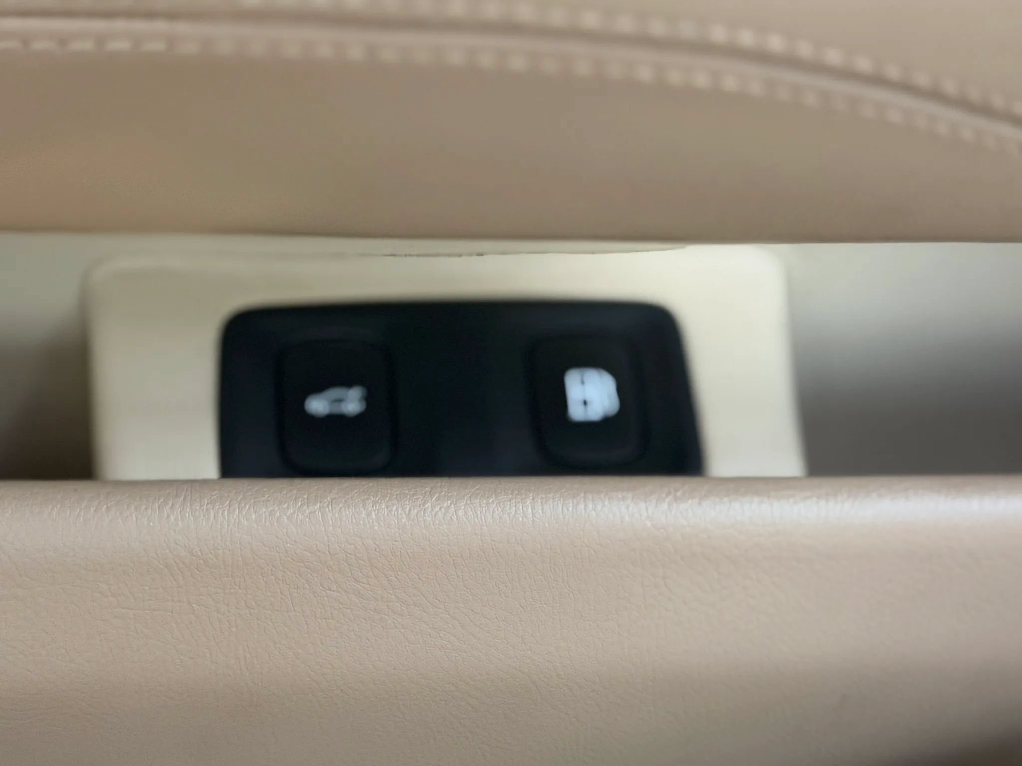 Used 2014 Cadillac ELR w/ Luxury Package FWD image 31