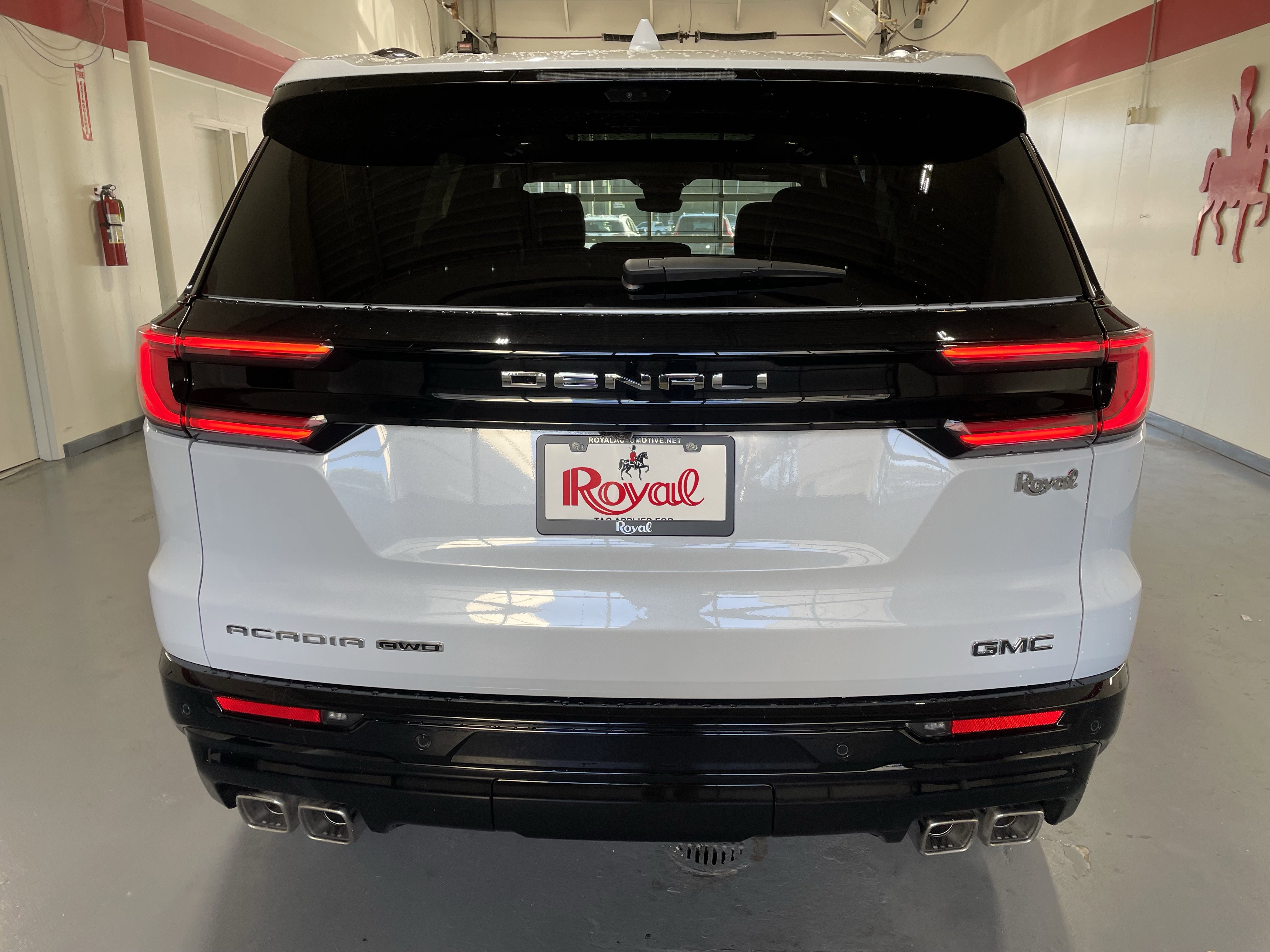 New 2026 GMC Acadia Denali Ultimate w/ LPO, Floor Liner Package image 5