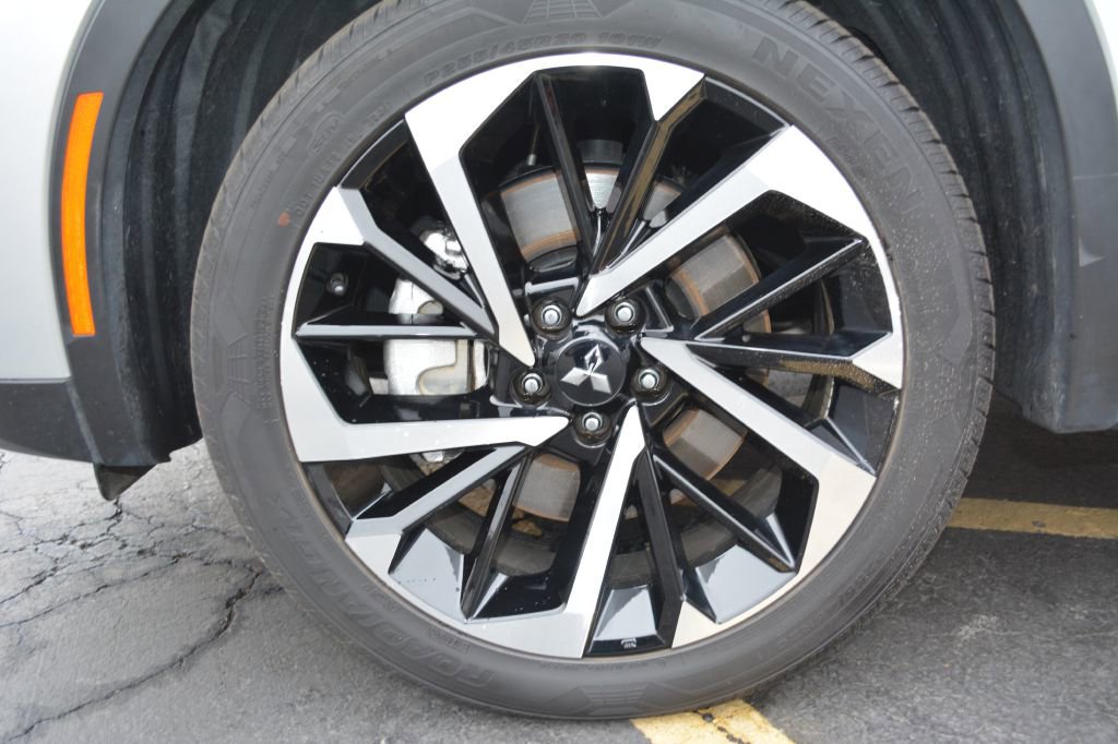 Used 2024 Mitsubishi Outlander SE image 7