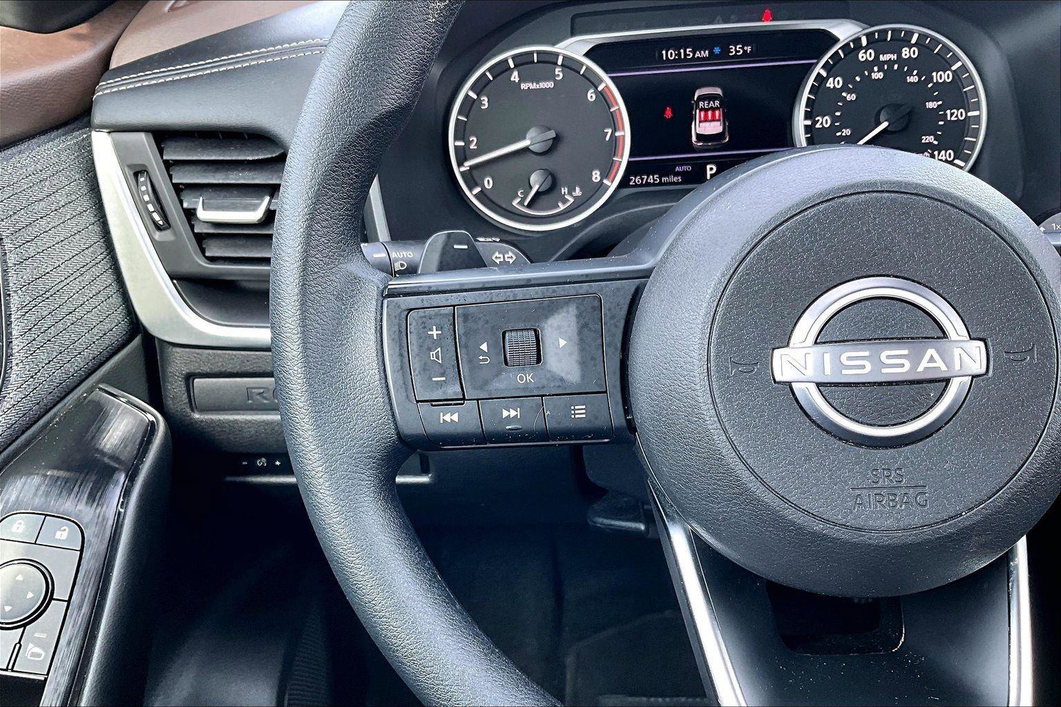 Used 2023 Nissan Rogue S image 18