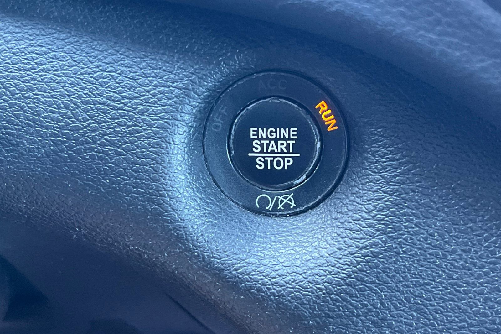 Used 2019 Jeep Cherokee Latitude Plus w/ Cold Weather Group image 23