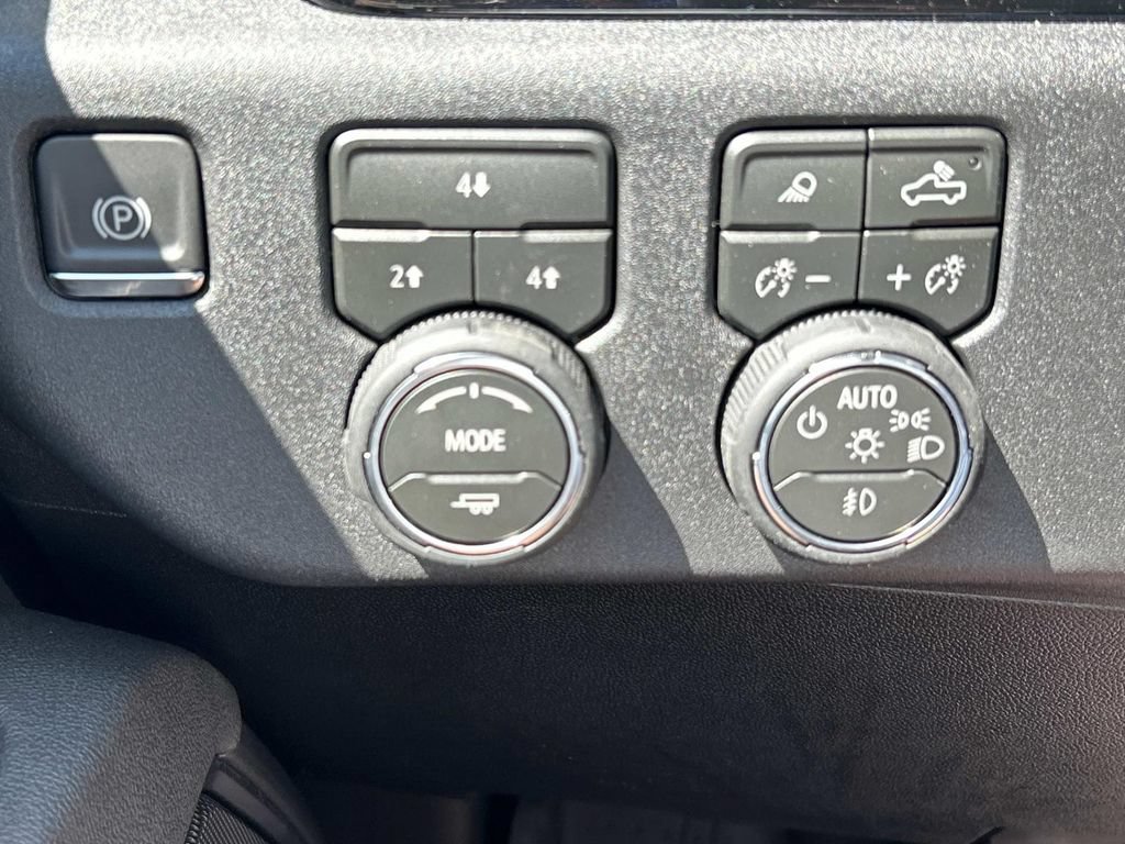 New 2026 Chevrolet Silverado 3500 LT w/ All Star Edition AWD/4WD image 31
