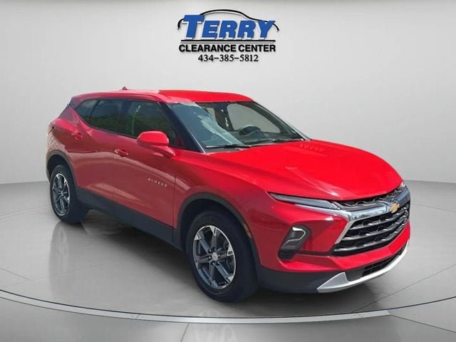 Used 2023 Chevrolet Blazer LT FWD image 2