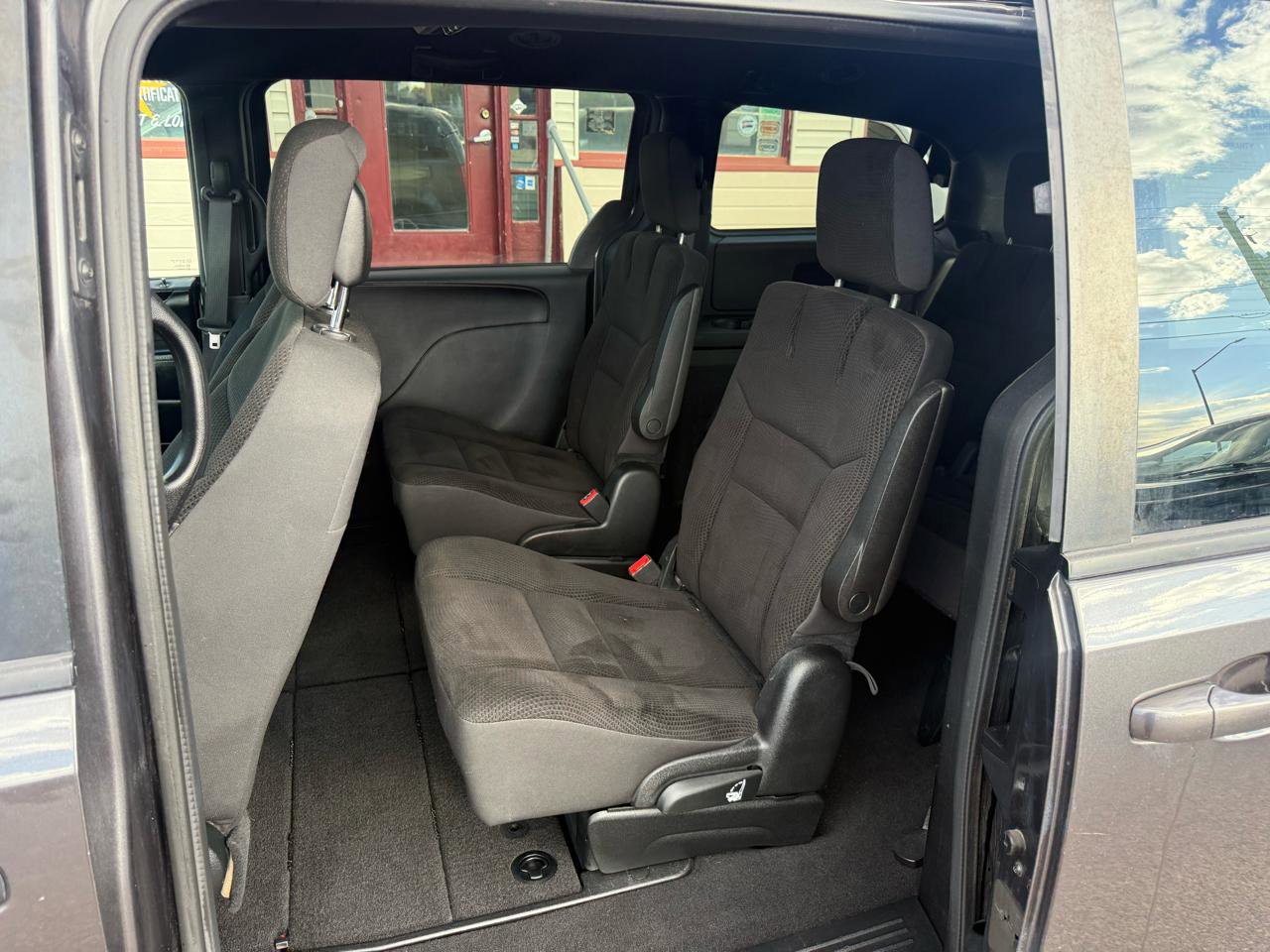 Used 2019 Dodge Grand Caravan SE image 25