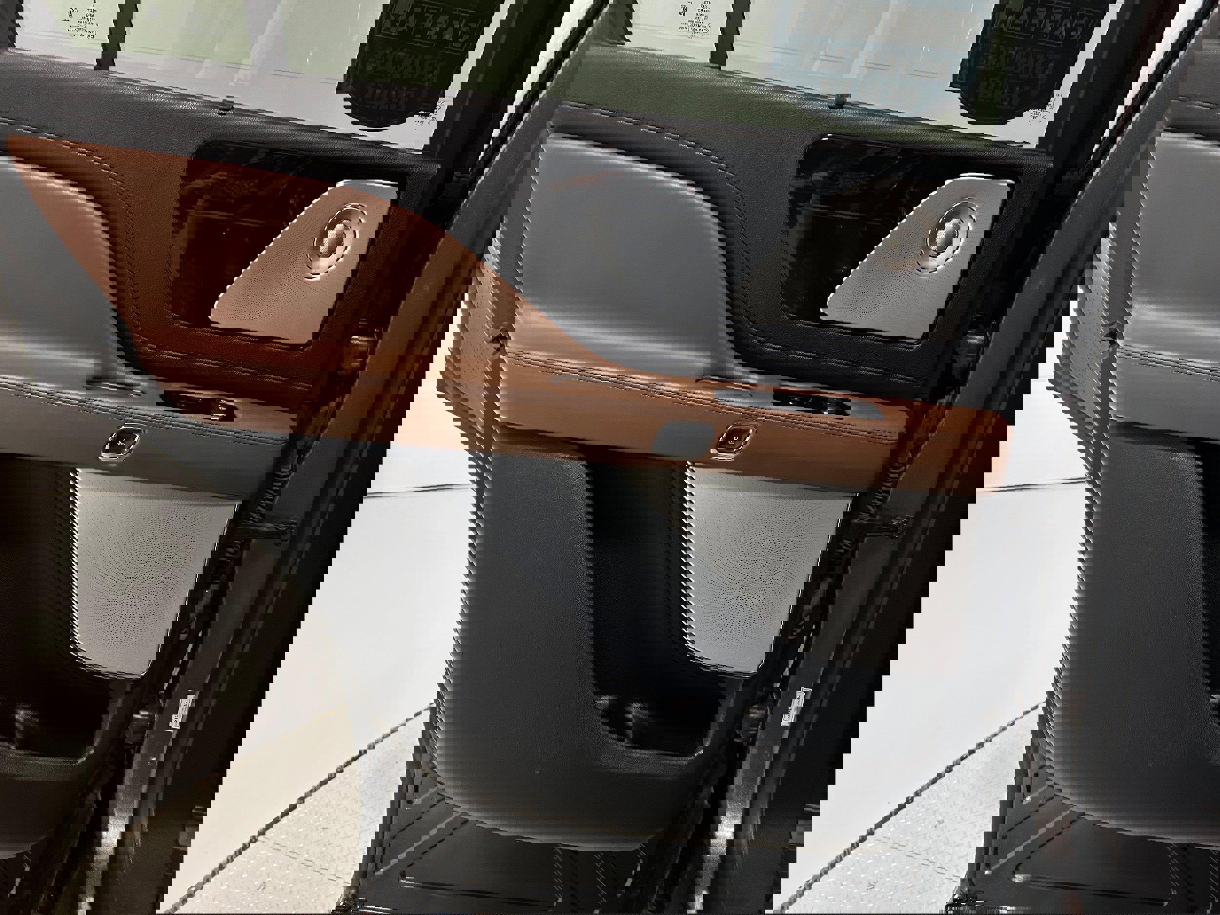 Used 2020 Lincoln Aviator Grand Touring w/ Equipment Group 302A image 27