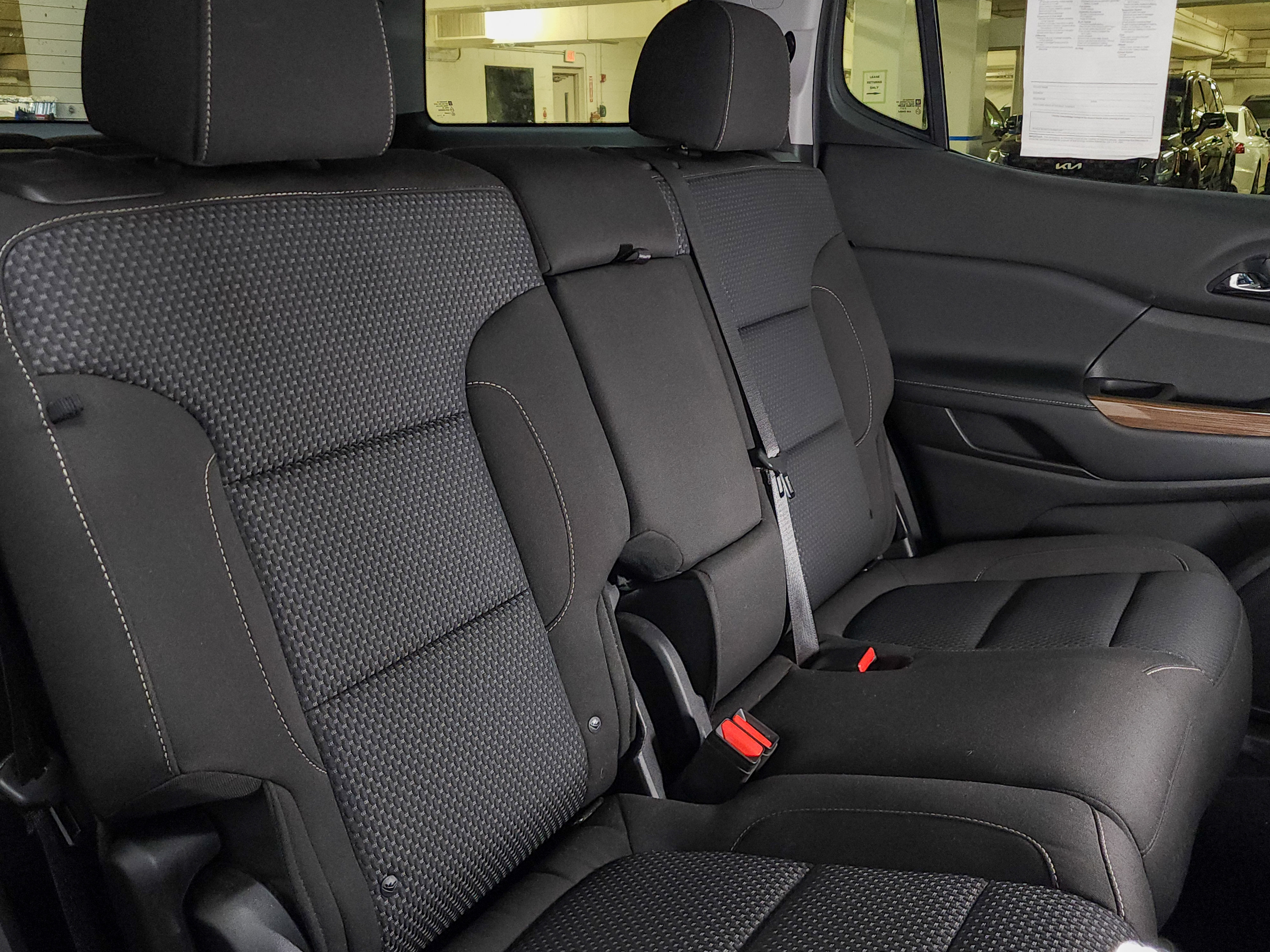 Used 2020 GMC Acadia SLE image 43