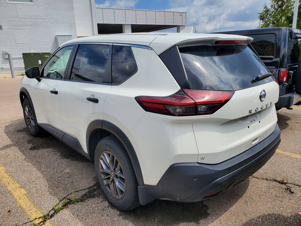 Used 2021 Nissan Rogue S FWD image 3