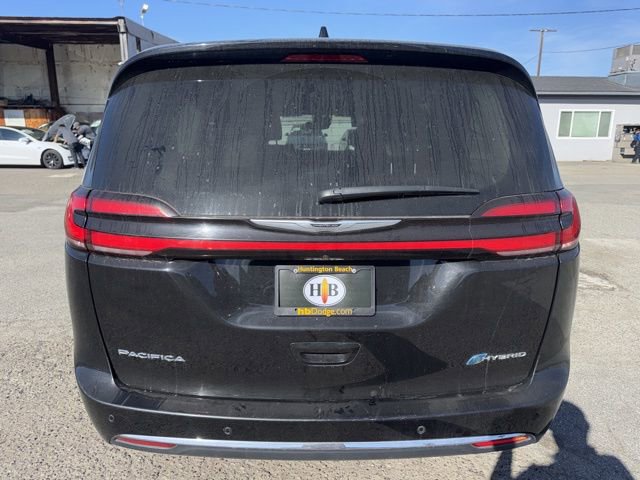 Used 2024 Chrysler Pacifica Select image 6