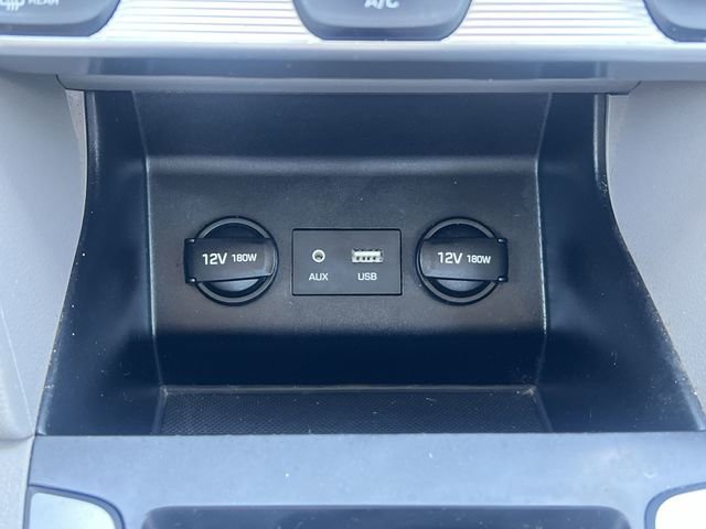 Used 2019 Hyundai Elantra SEL FWD image 21