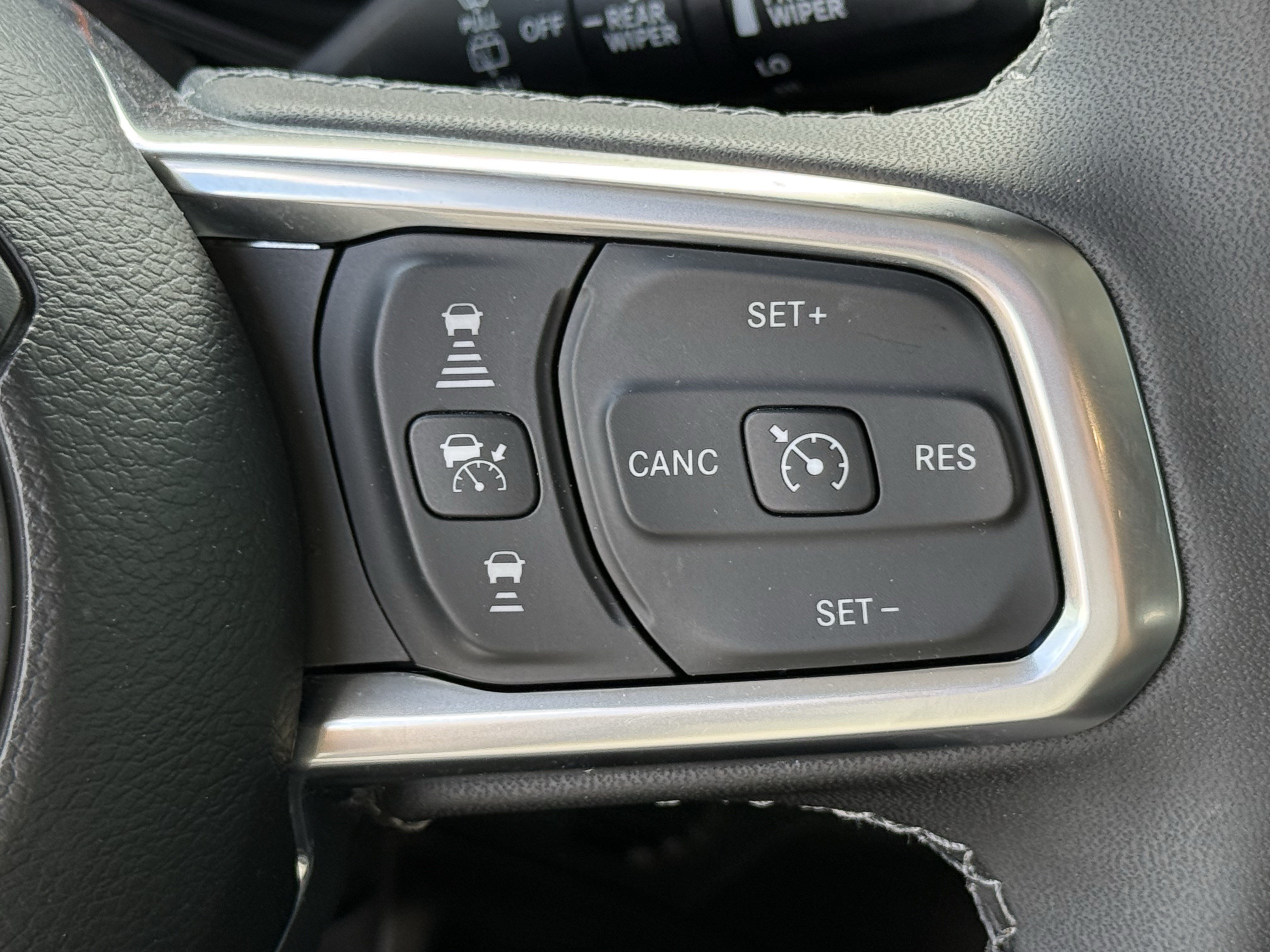 Used 2025 Jeep Wrangler Unlimited Sahara AWD/4WD image 18