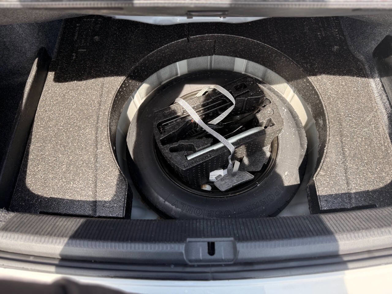 Used 2014 Volkswagen Passat TDI SE FWD image 21
