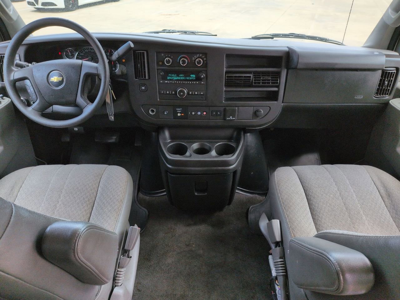 Used 2019 Chevrolet Express 3500 LT w/ LT Preferred Equipment Group image 19