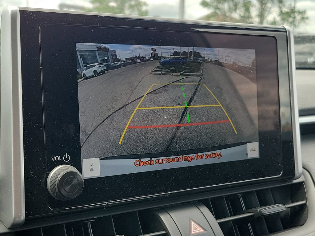 Used 2025 Toyota RAV4 XLE FWD image 30