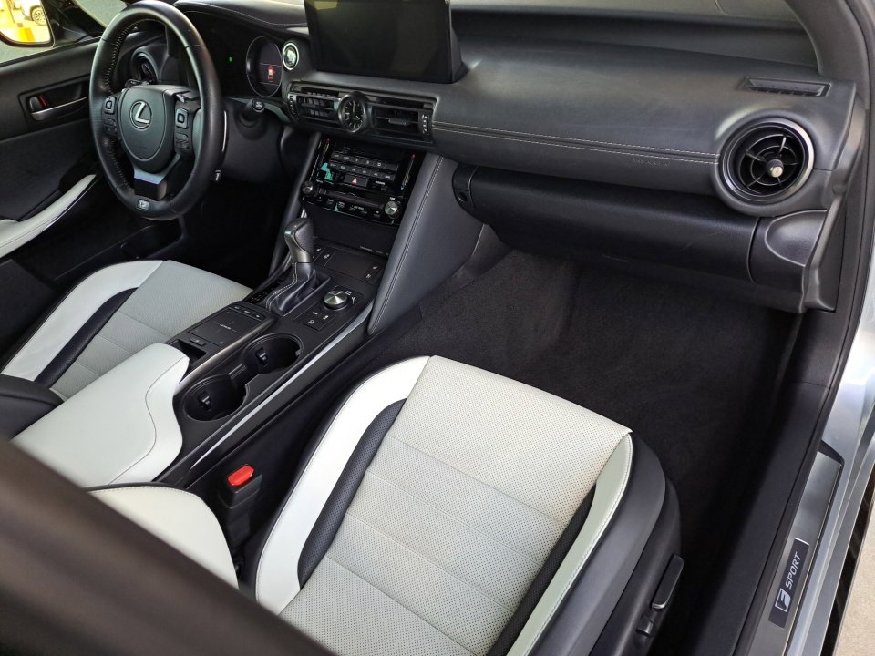 Used 2023 Lexus IS 350 F Sport w/ Navigation Package image 19