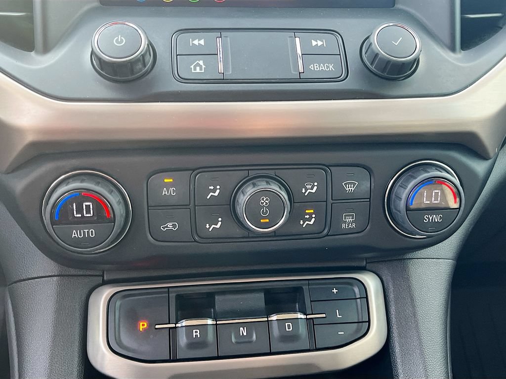 Used 2021 GMC Acadia Denali w/ Denali Technology Package FWD image 16