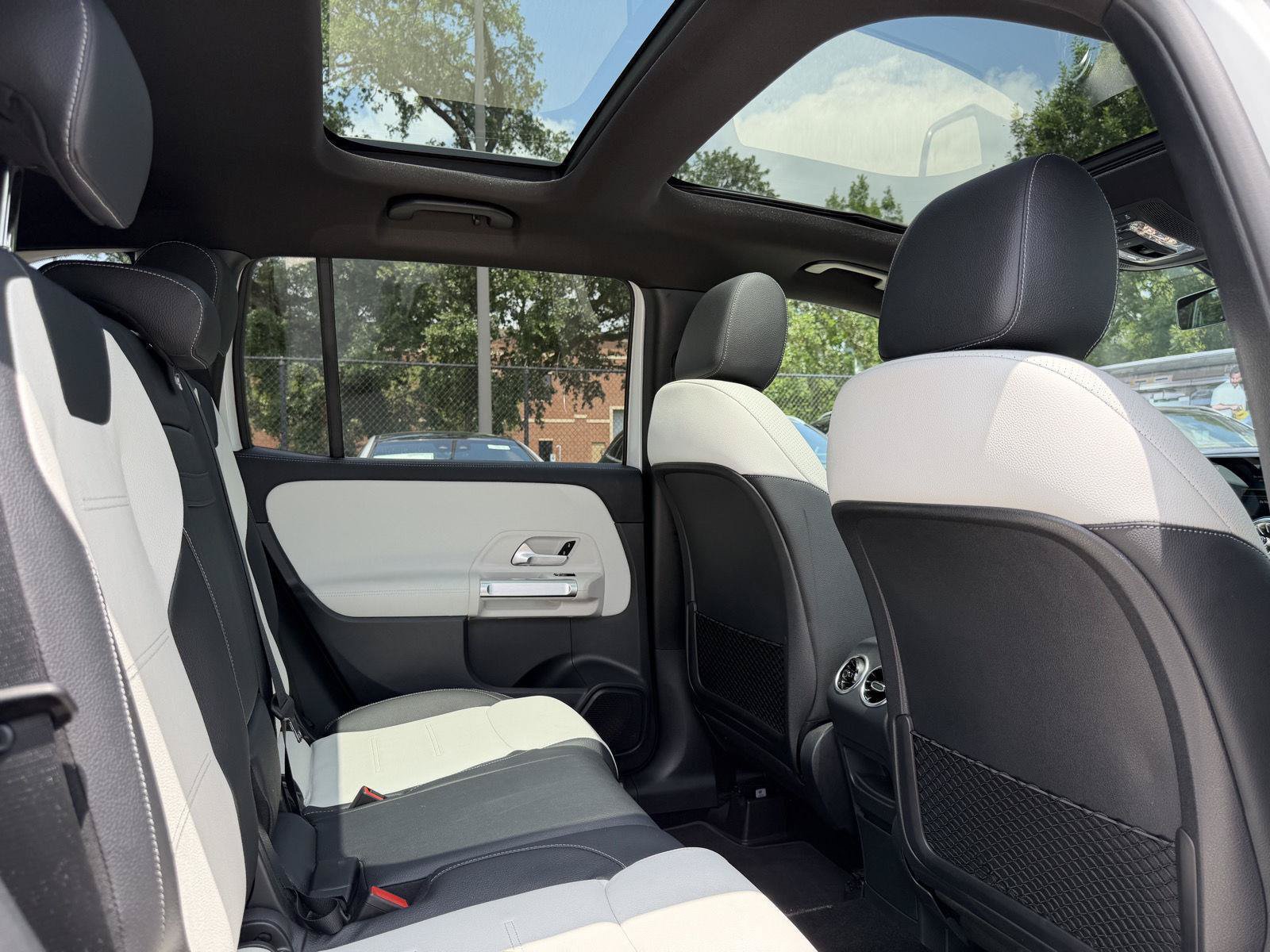 Certified 2022 Mercedes-Benz GLB 250 image 28