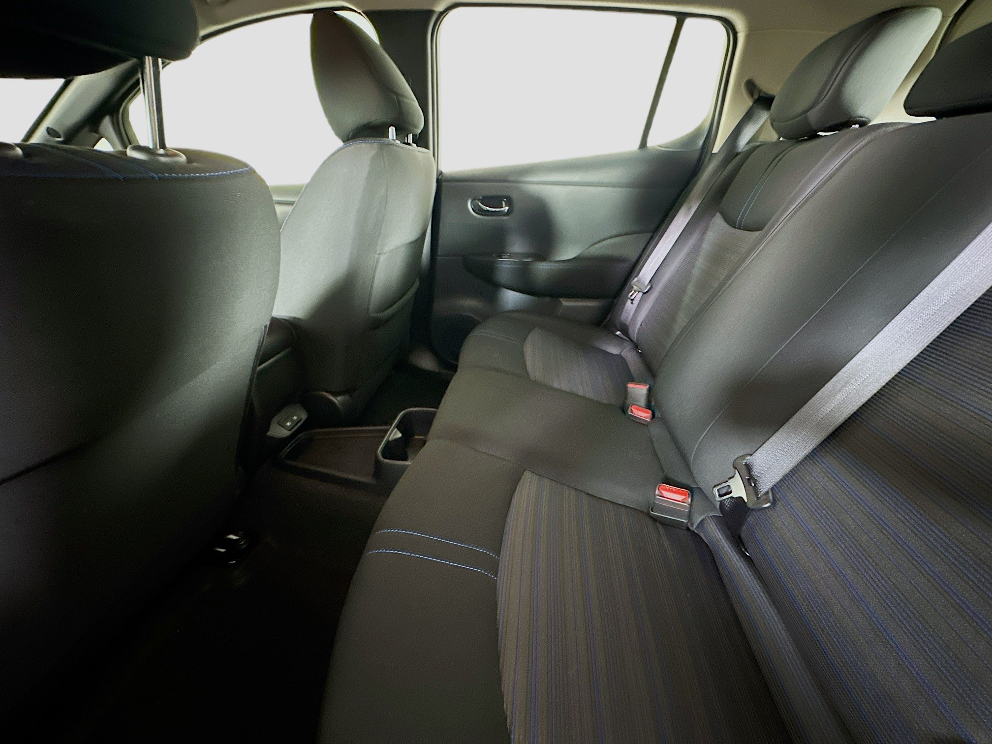 Used 2025 Nissan Leaf S FWD image 25