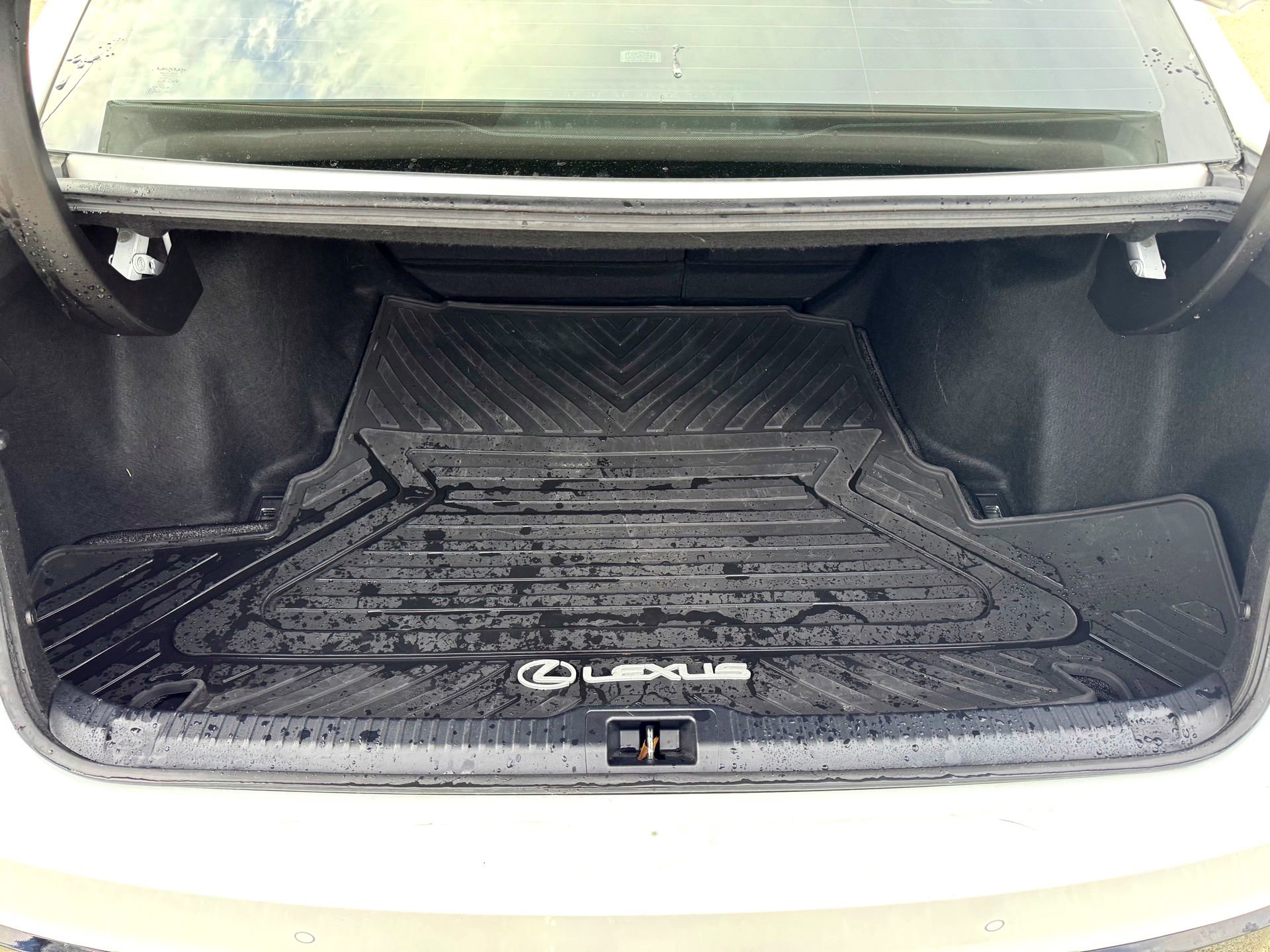 Used 2022 Lexus IS 350 F Sport image 8