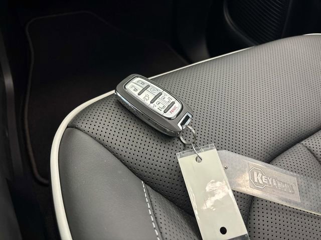 New 2026 Chrysler Pacifica Limited w/ S Appearance Package image 13